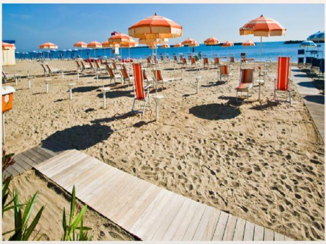 Hotel Abel & Residence Cesenatico Exterior foto